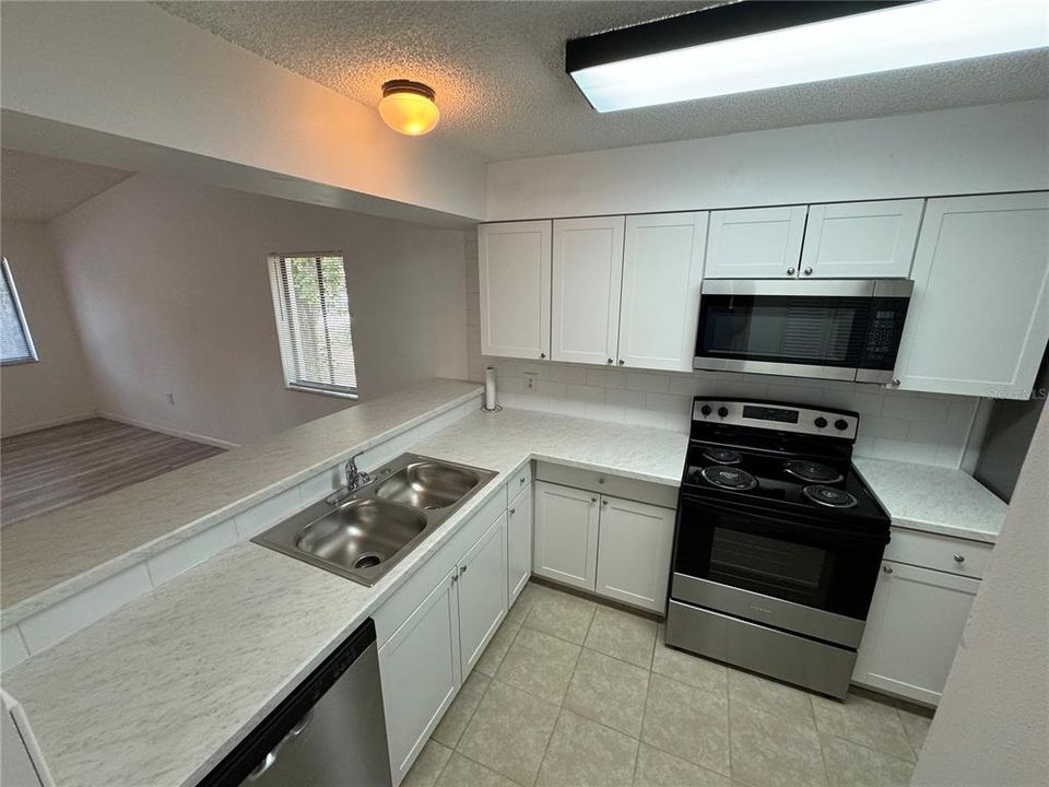 For Rent: $1,695 (2 beds, 2 baths, 1300 Square Feet)