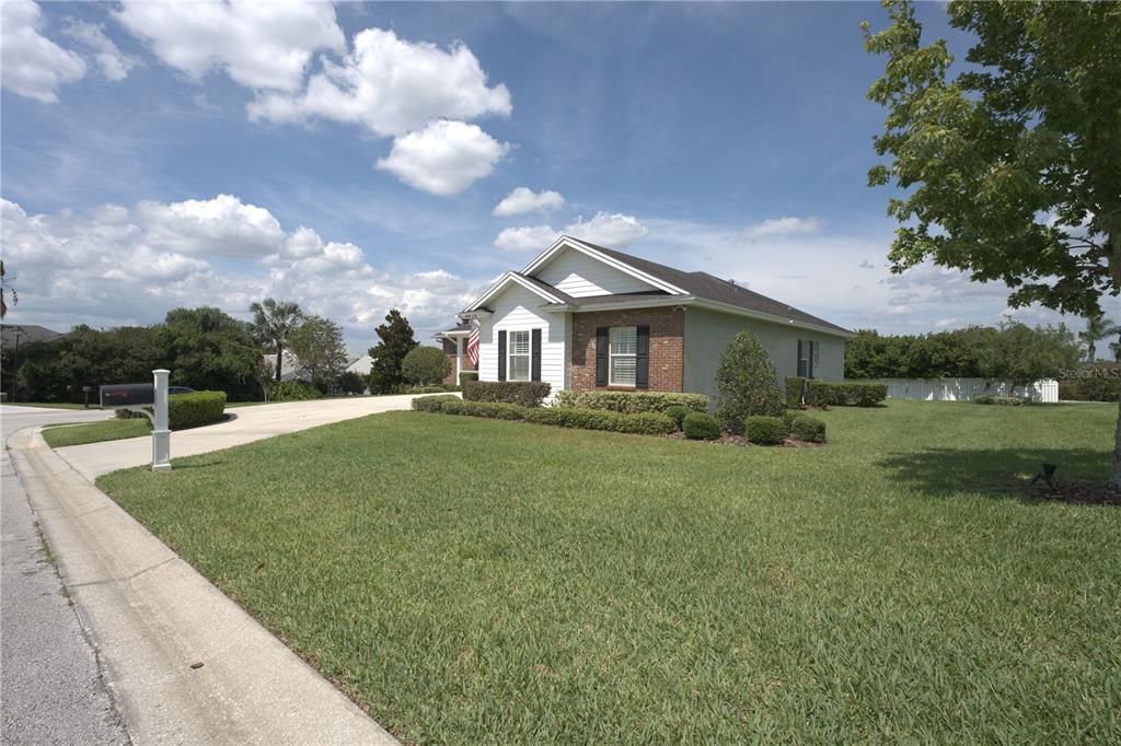 For Sale: $610,000 (3 beds, 2 baths, 2411 Square Feet)