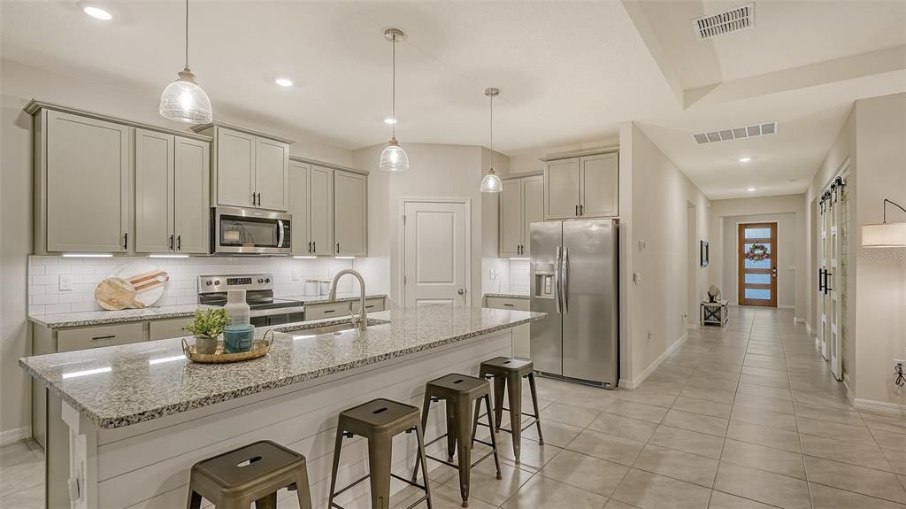 Active With Contract: $579,990 (4 beds, 3 baths, 2828 Square Feet)