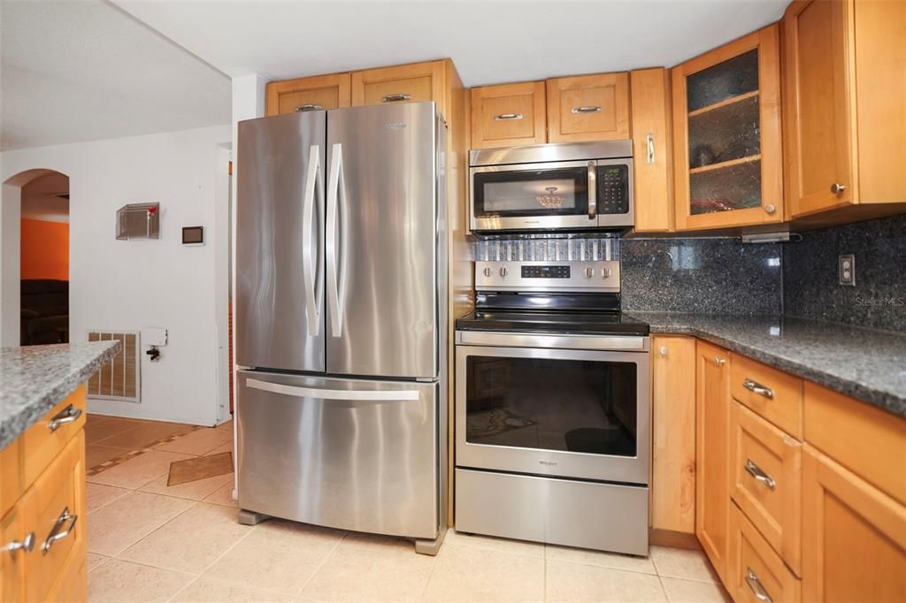 For Sale: $275,000 (2 beds, 2 baths, 1442 Square Feet)