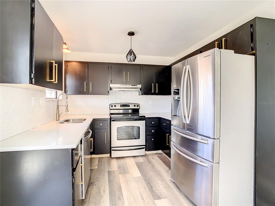 For Sale: $525,000 (3 beds, 2 baths, 1426 Square Feet)