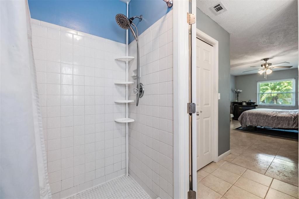 Active With Contract: $345,000 (4 beds, 2 baths, 1642 Square Feet)