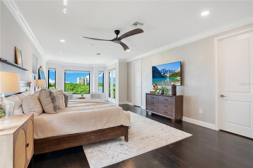 Active With Contract: $1,599,000 (5 beds, 5 baths, 4198 Square Feet)