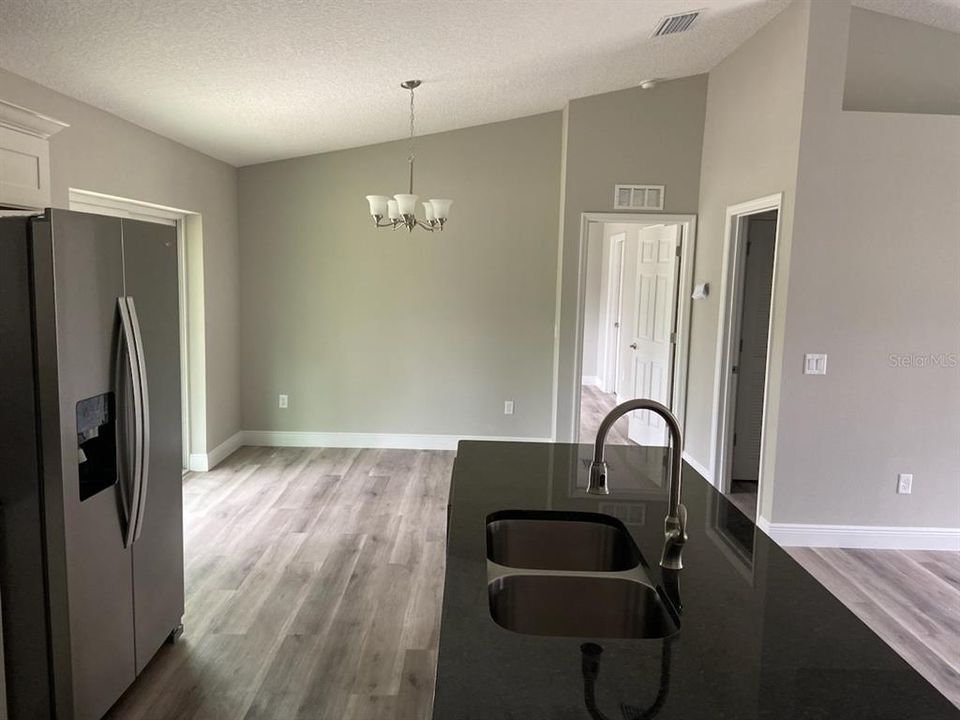 Active With Contract: $259,900 (3 beds, 2 baths, 1438 Square Feet)