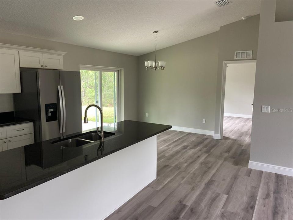 Active With Contract: $259,900 (3 beds, 2 baths, 1438 Square Feet)