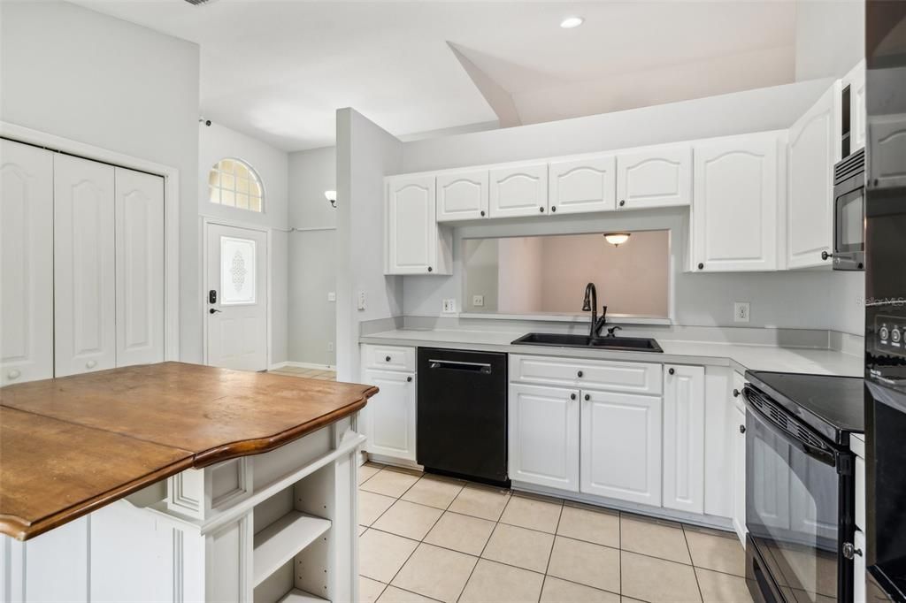 For Sale: $440,000 (4 beds, 2 baths, 1860 Square Feet)