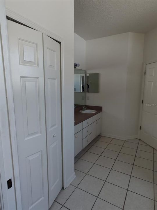 For Rent: $2,200 (3 beds, 2 baths, 1674 Square Feet)