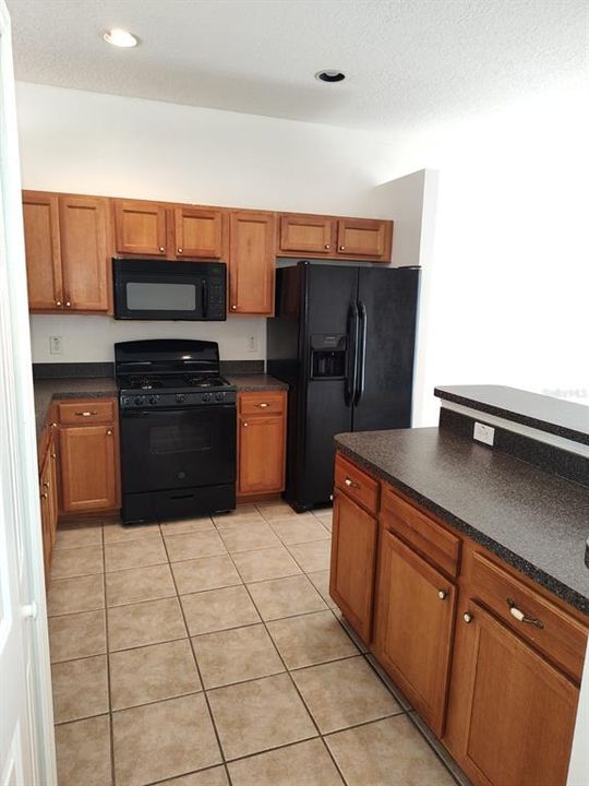 For Rent: $2,200 (3 beds, 2 baths, 1674 Square Feet)