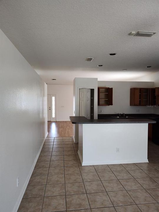 For Rent: $2,200 (3 beds, 2 baths, 1674 Square Feet)