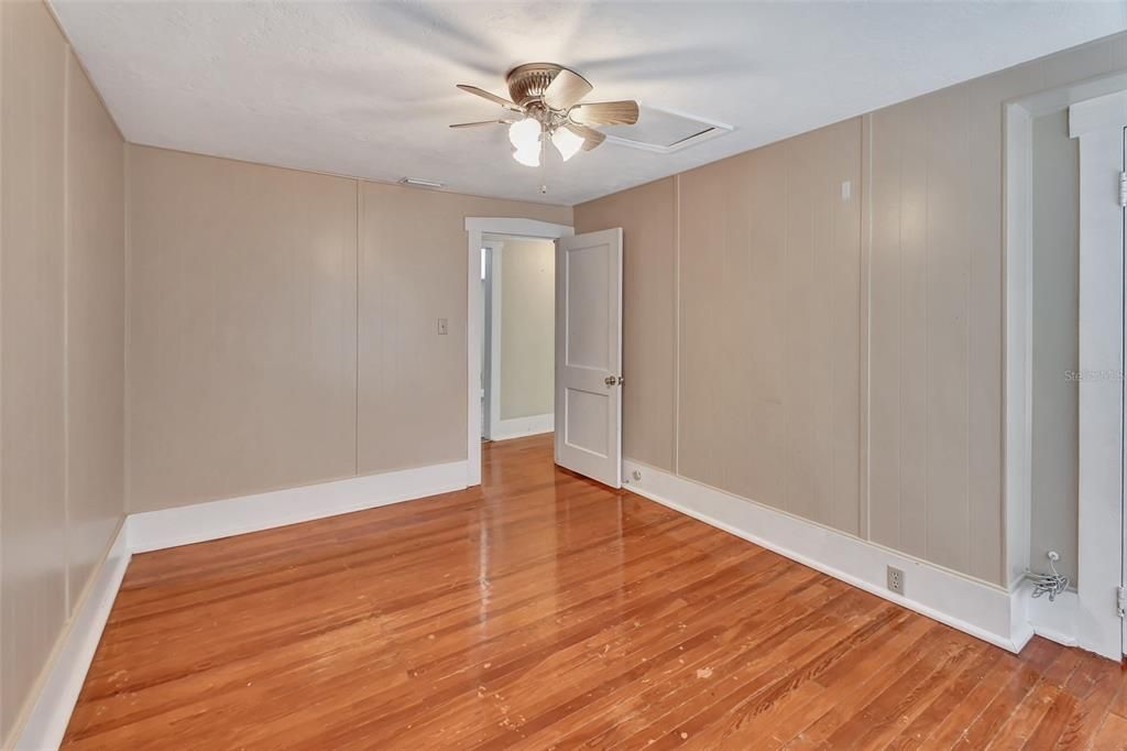 For Sale: $399,900 (2 beds, 1 baths, 1248 Square Feet)