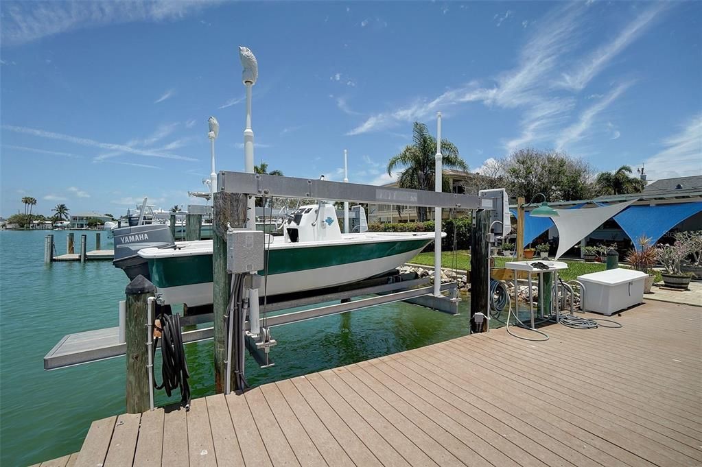 For Sale: $1,100,000 (3 beds, 2 baths, 1404 Square Feet)