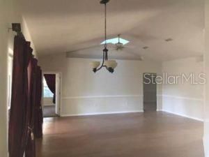 For Rent: $2,100 (3 beds, 2 baths, 1819 Square Feet)