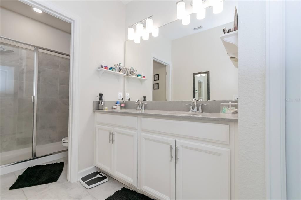For Sale: $475,000 (4 beds, 2 baths, 1912 Square Feet)
