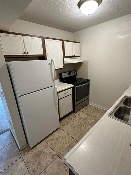 For Rent: $1,225 (2 beds, 2 baths, 800 Square Feet)