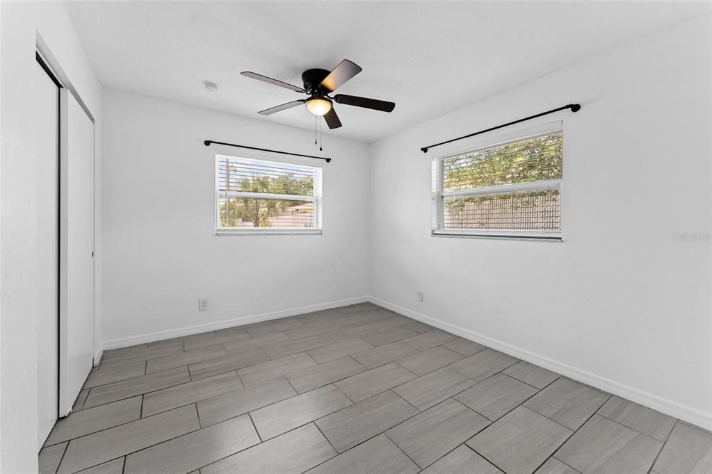 For Sale: $355,900 (2 beds, 1 baths, 926 Square Feet)