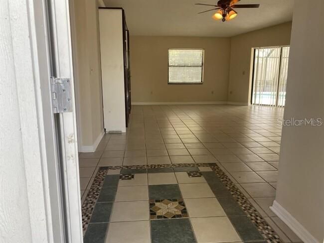 Recently Rented: $2,200 (3 beds, 2 baths, 1449 Square Feet)