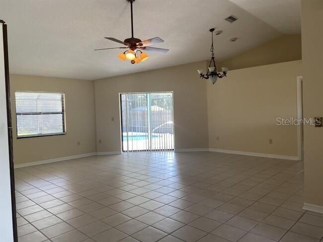 Recently Rented: $2,200 (3 beds, 2 baths, 1449 Square Feet)