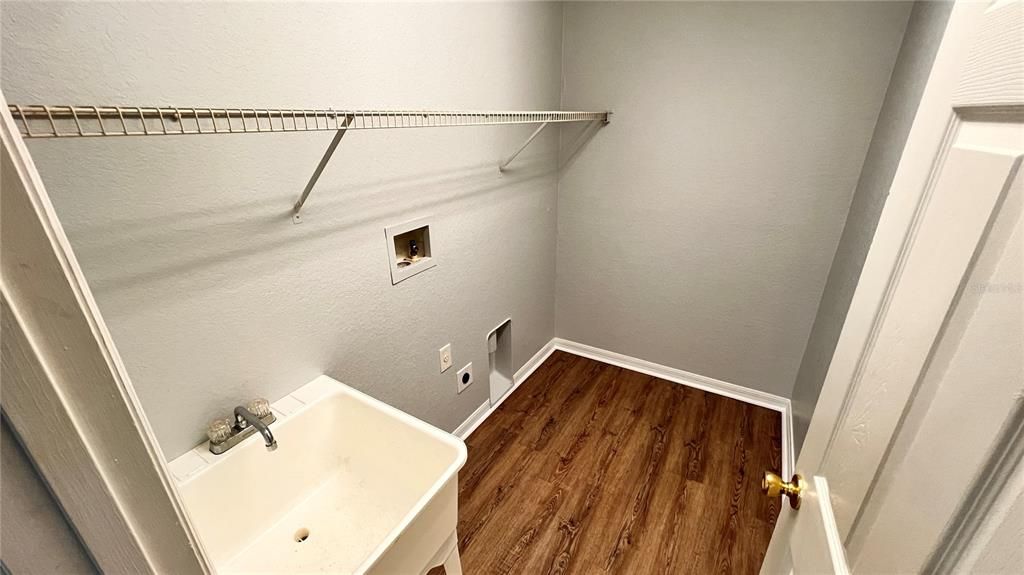 最近租的: $2,050 (3 贝兹, 2 浴室, 1307 平方英尺)
