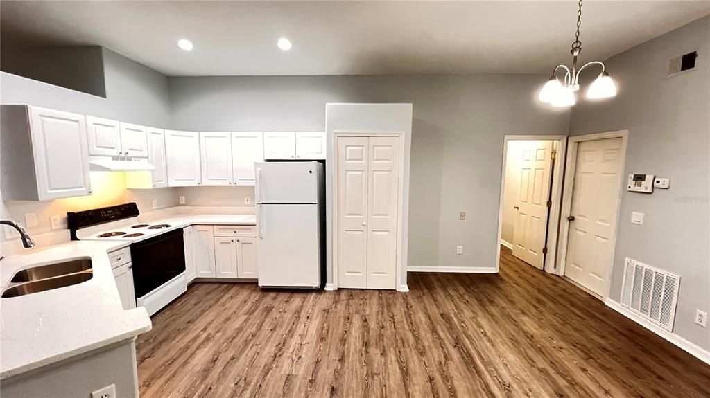 Recently Rented: $2,050 (3 beds, 2 baths, 1307 Square Feet)