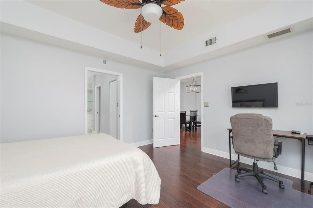 For Sale: $529,000 (2 beds, 2 baths, 1158 Square Feet)