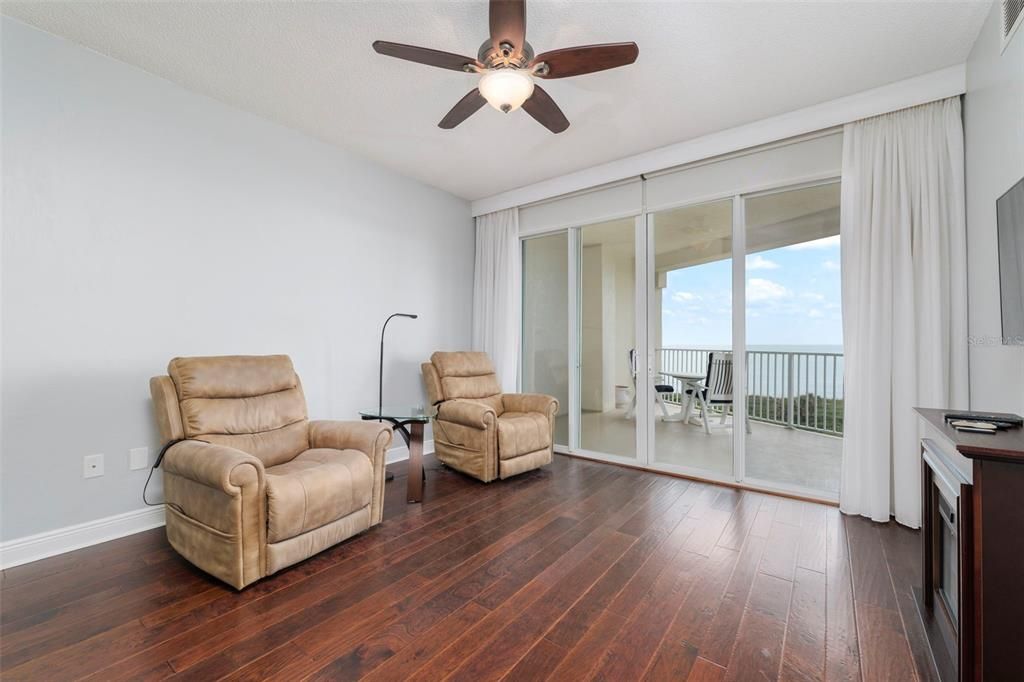 Spacious Living Room w Sliding doors to large balcony