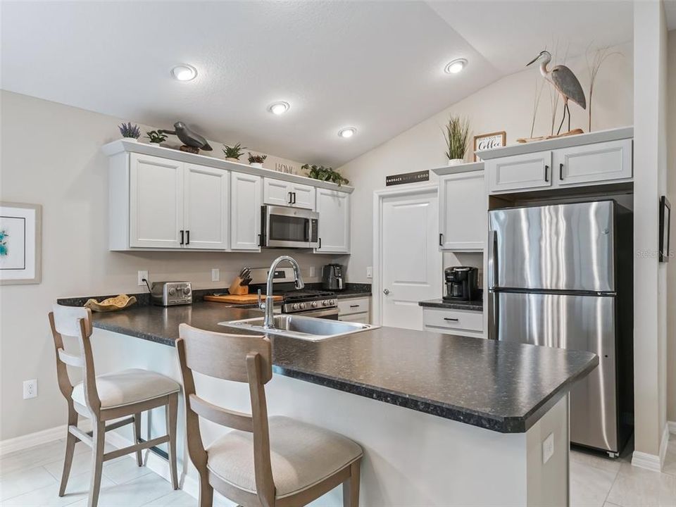 Active With Contract: $382,000 (2 beds, 2 baths, 1299 Square Feet)