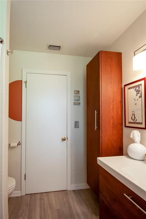 Active With Contract: $317,000 (2 beds, 2 baths, 1116 Square Feet)