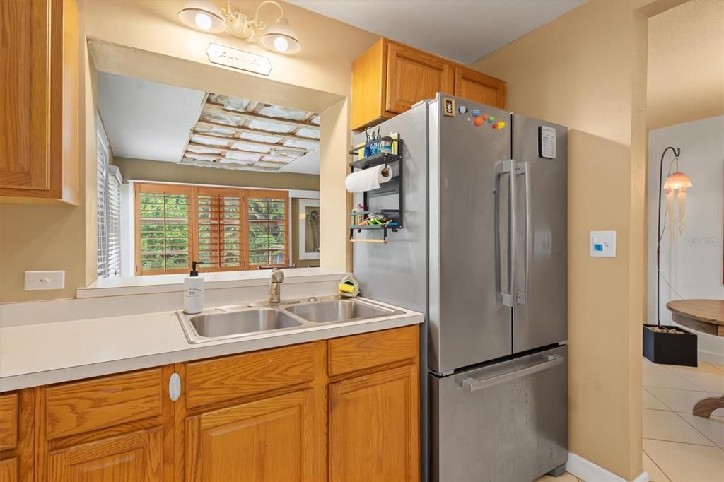 Active With Contract: $335,000 (4 beds, 2 baths, 1248 Square Feet)