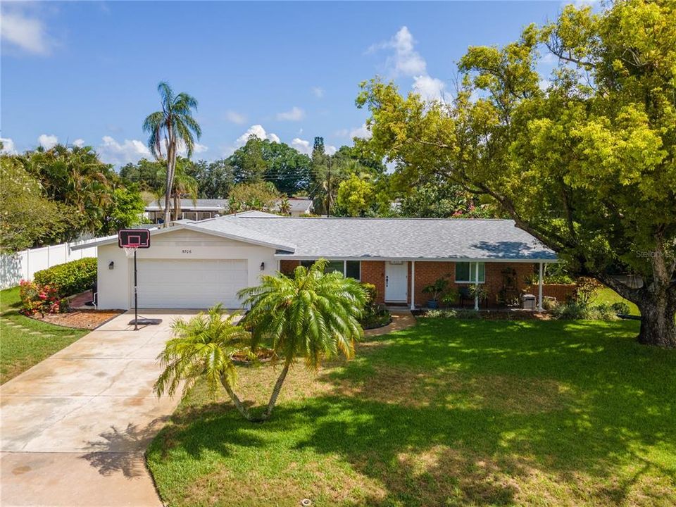 For Sale: $489,000 (3 beds, 2 baths, 1976 Square Feet)