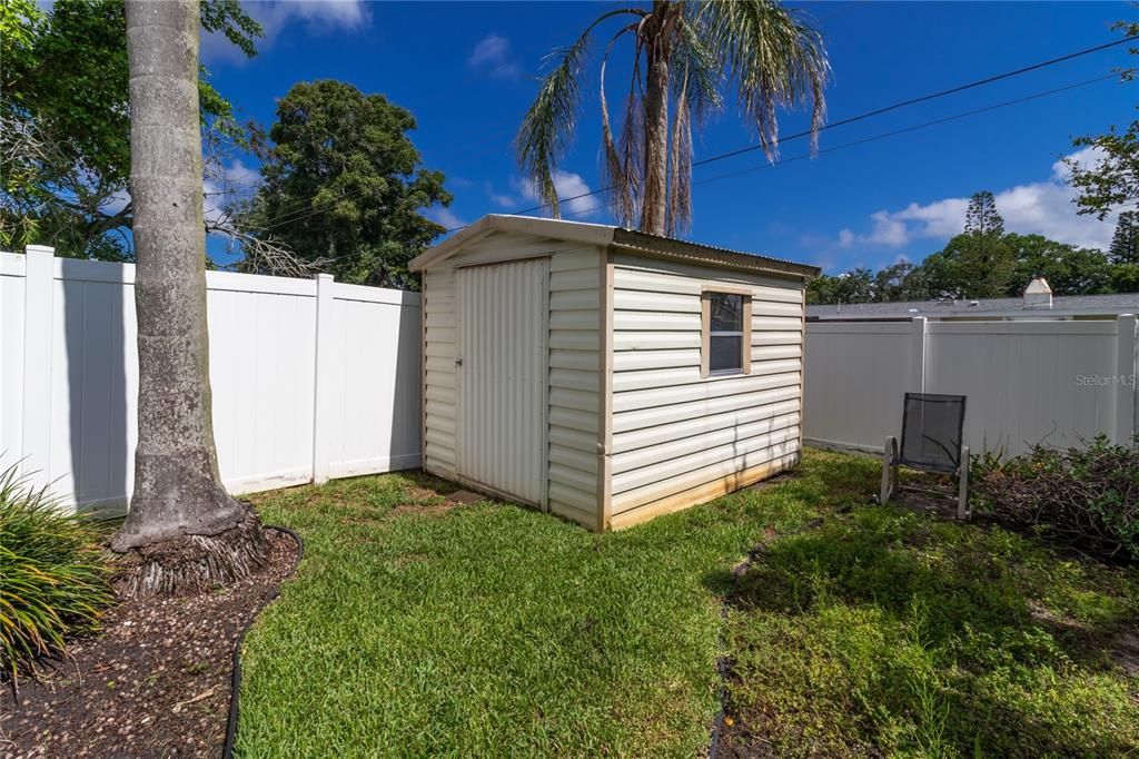 For Sale: $489,000 (3 beds, 2 baths, 1976 Square Feet)