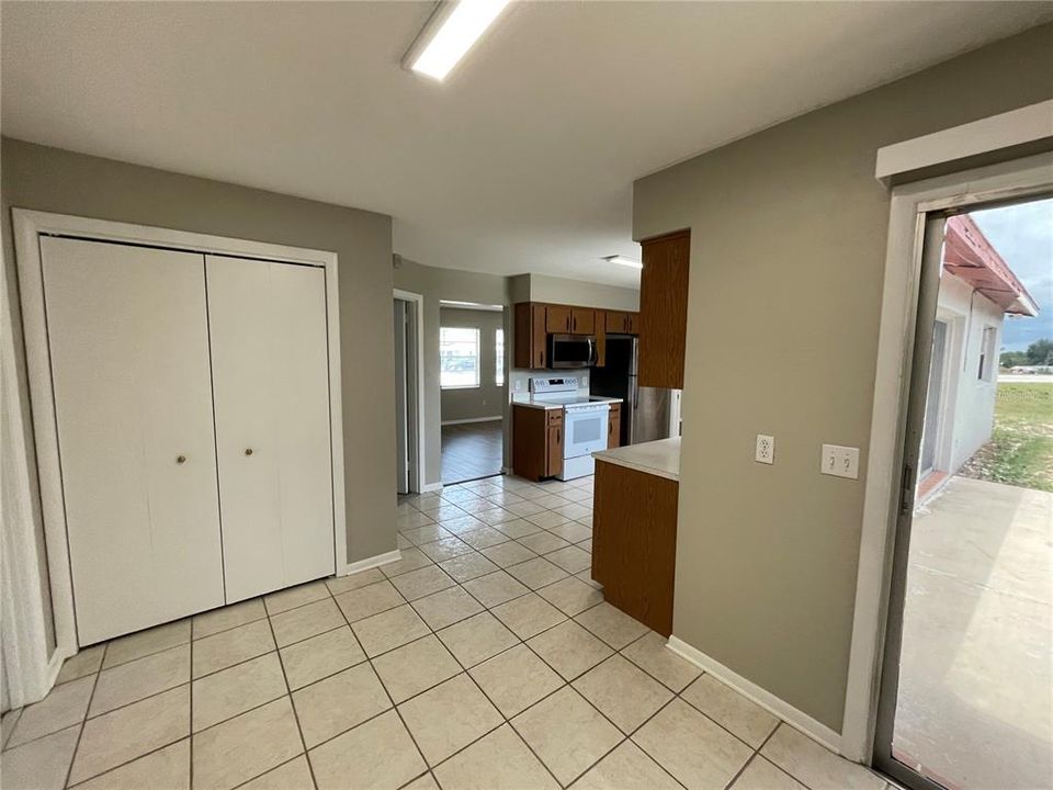 For Rent: $1,750 (3 beds, 2 baths, 1426 Square Feet)