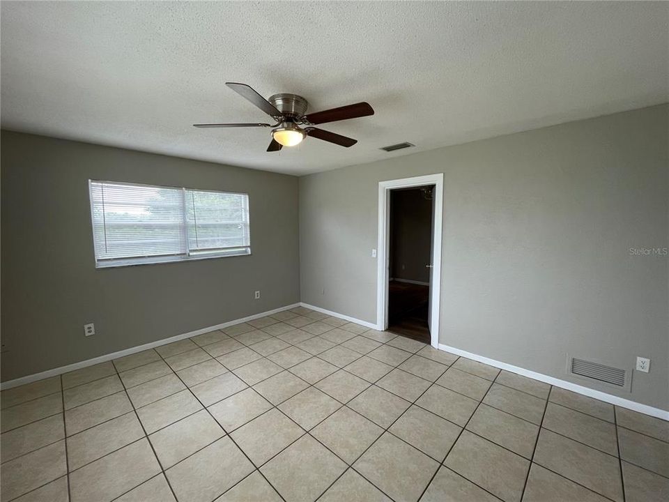 For Rent: $1,899 (3 beds, 2 baths, 1426 Square Feet)