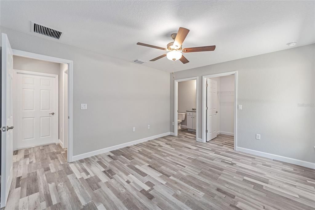 For Sale: $264,900 (3 beds, 2 baths, 1315 Square Feet)