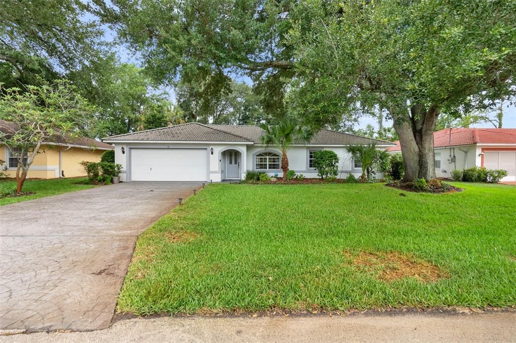 For Sale: $295,000 (3 beds, 2 baths, 1140 Square Feet)