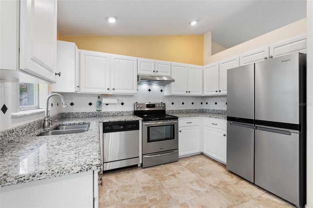 For Sale: $295,000 (3 beds, 2 baths, 1140 Square Feet)