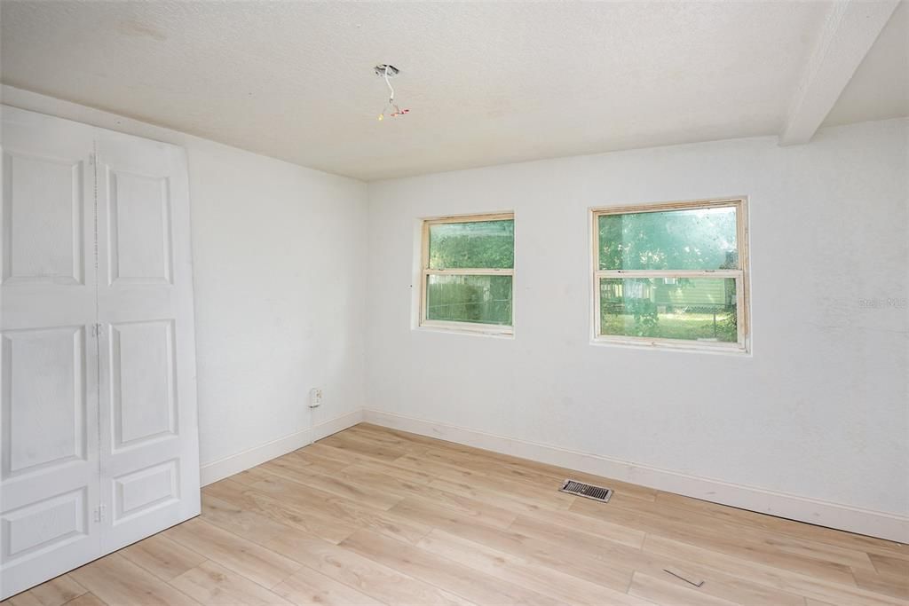 For Sale: $165,000 (2 beds, 2 baths, 771 Square Feet)
