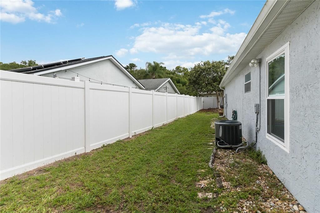 Active With Contract: $299,900 (3 beds, 2 baths, 1069 Square Feet)