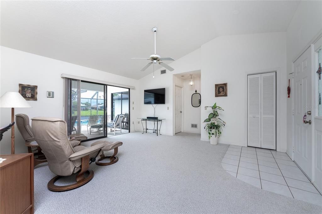 For Sale: $379,900 (3 beds, 2 baths, 1732 Square Feet)