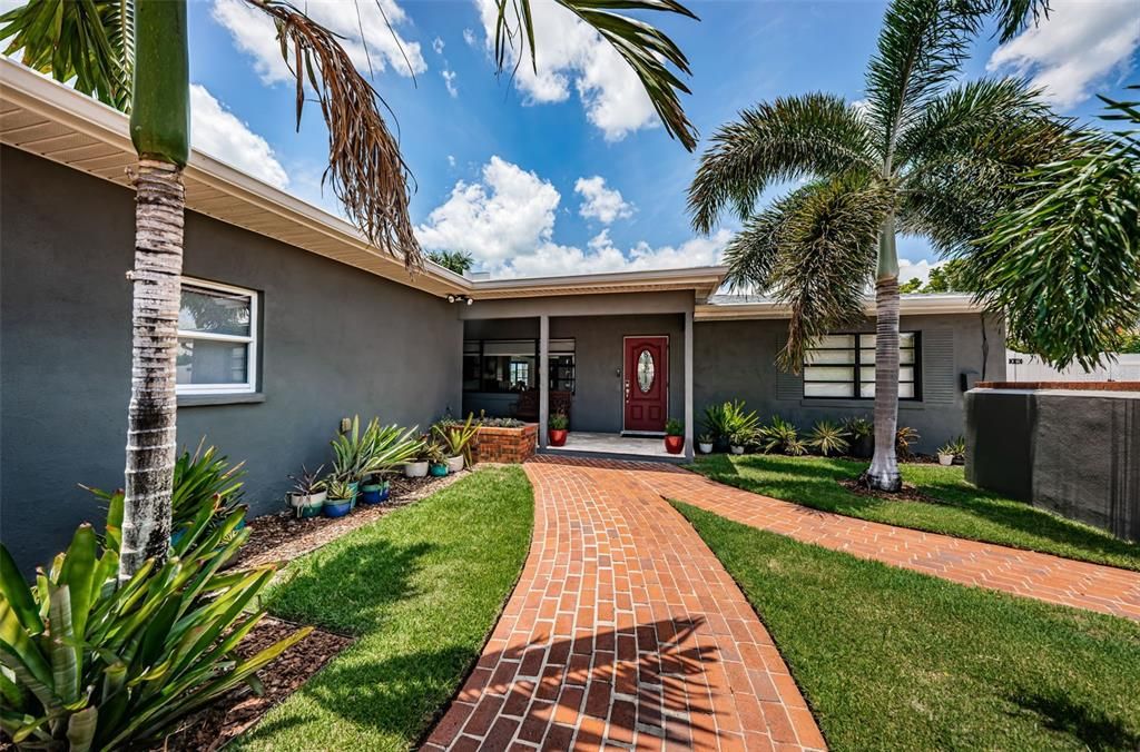 For Sale: $1,395,000 (3 beds, 2 baths, 1908 Square Feet)