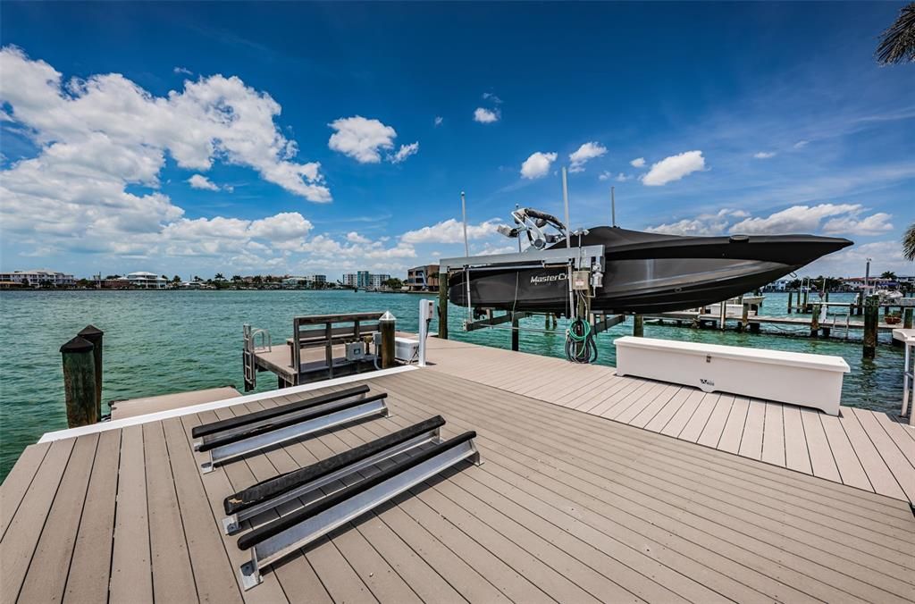 For Sale: $1,395,000 (3 beds, 2 baths, 1908 Square Feet)