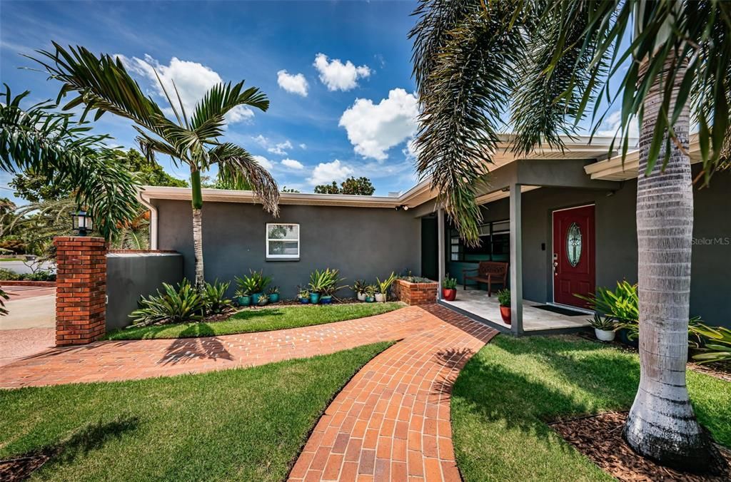 For Sale: $1,395,000 (3 beds, 2 baths, 1908 Square Feet)