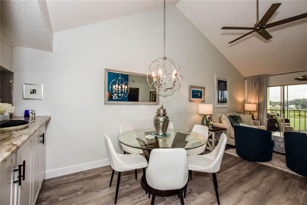 For Sale: $284,900 (2 beds, 2 baths, 1148 Square Feet)