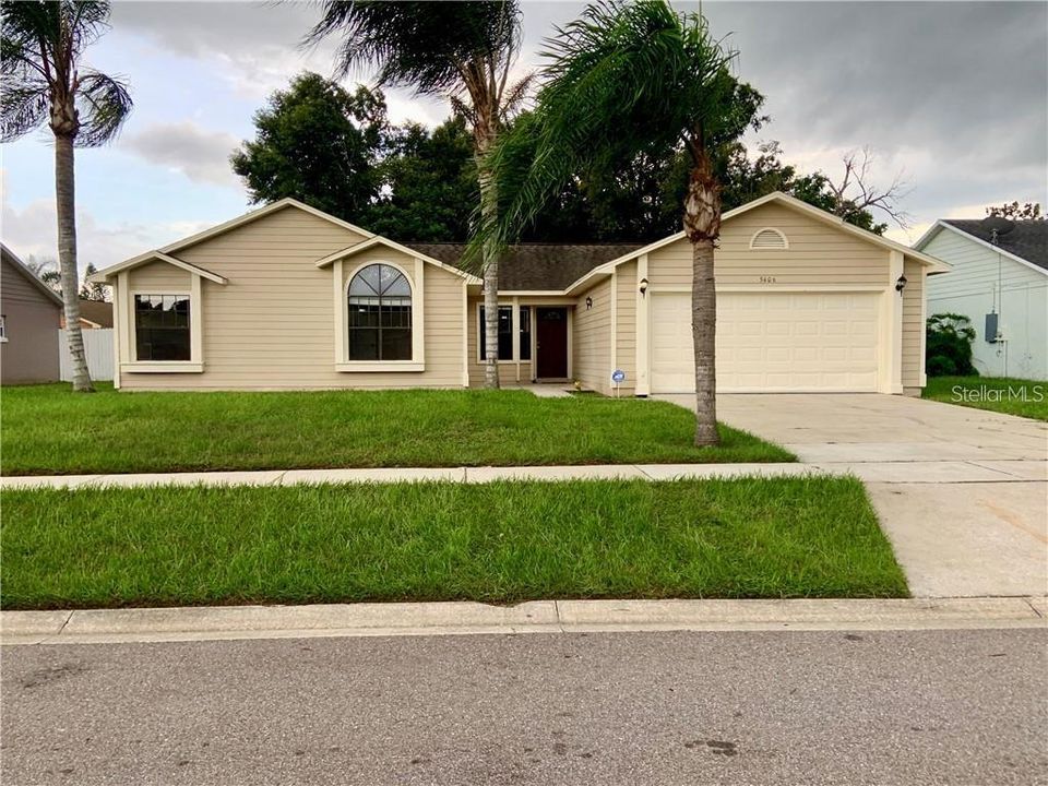 Active With Contract: $2,195 (4 beds, 2 baths, 1679 Square Feet)