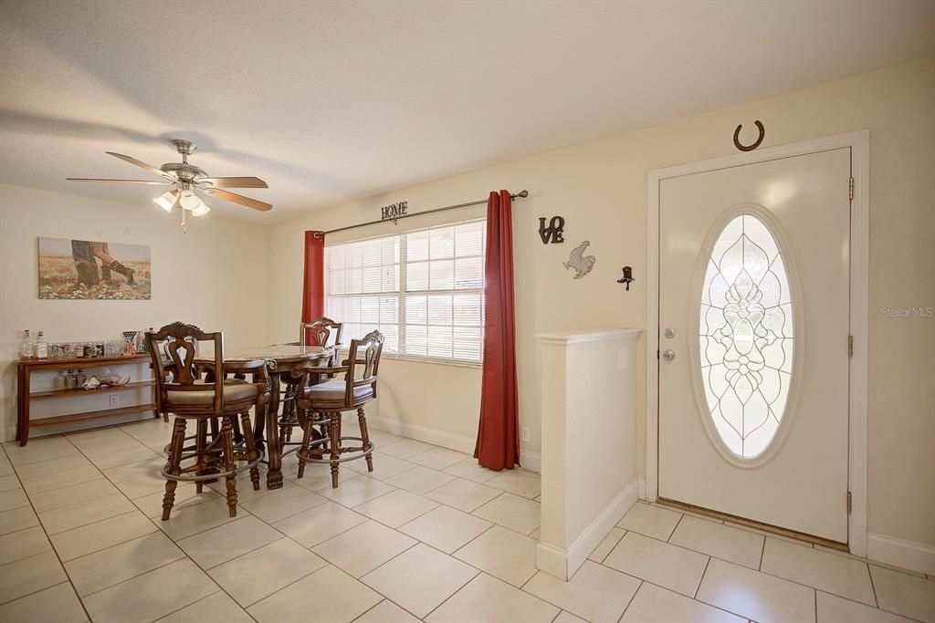 For Sale: $299,000 (3 beds, 2 baths, 1692 Square Feet)