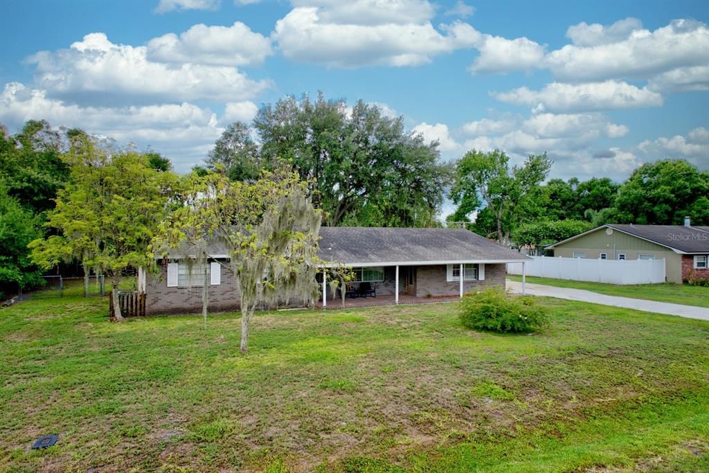 For Sale: $299,000 (3 beds, 2 baths, 1692 Square Feet)