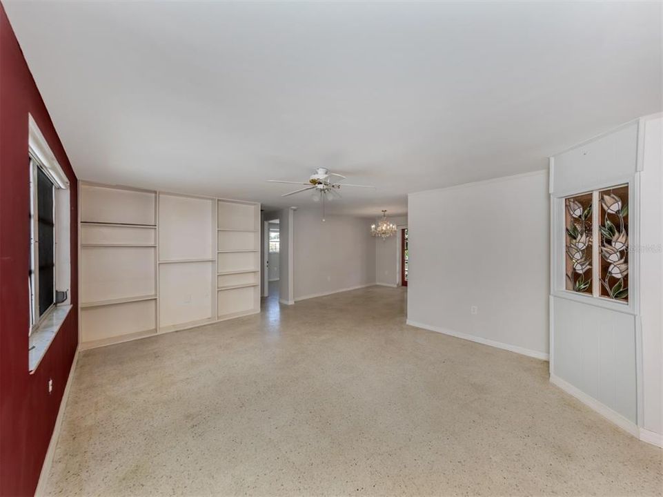 For Sale: $415,000 (2 beds, 2 baths, 1378 Square Feet)