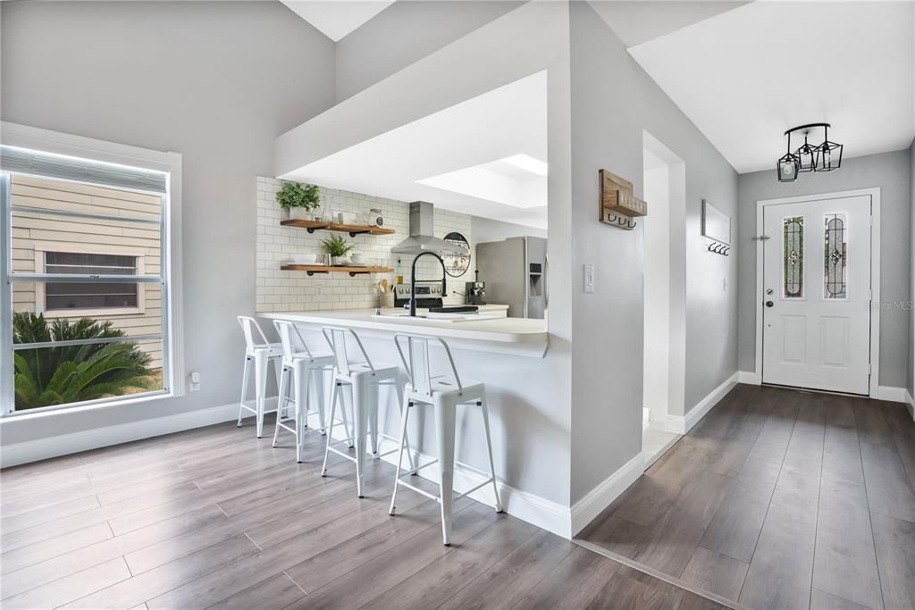 FAMILYROOM/KITCHEN