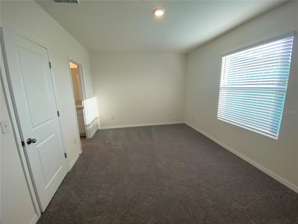 For Rent: $2,300 (3 beds, 2 baths, 1673 Square Feet)