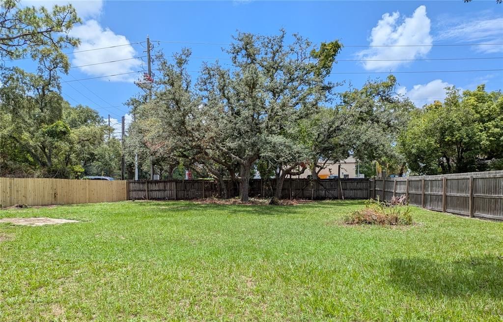 Active With Contract: $350,000 (3 beds, 2 baths, 1358 Square Feet)