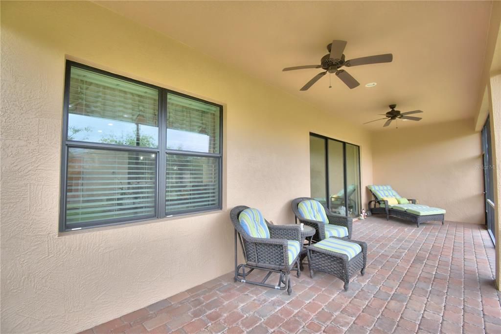 For Sale: $439,000 (3 beds, 2 baths, 2074 Square Feet)